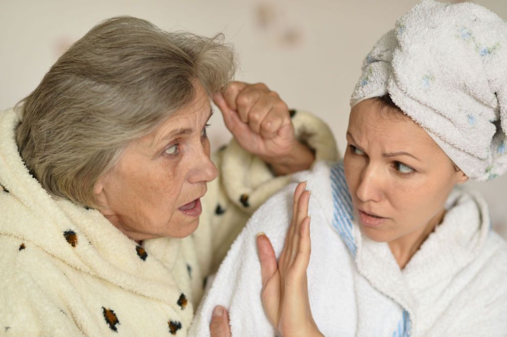 svekrva-i-snaha-book-shutterstock