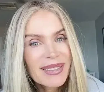 “Imam 60 godina, a ljudi misle da imam 40”: Niko joj ne veruje da je starija i MOLE JE za recept protiv starenja – a ona NE KORISTI botoks i poručuje da je OVO NAJVAŽNIJE