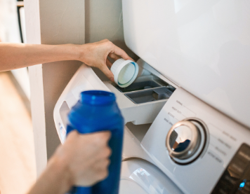 OMEKŠIVAČ SIPAJTE OVAKO I VEŠ ĆE MIRISATI 7 DANA: Tu CAKU znaju iskusne domaćice