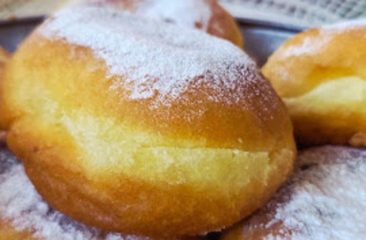 U testo za krofne dodajte samo jedan sastojak: Biće lepše i mekše nego ikad, a ostaju sveže i trećeg dana